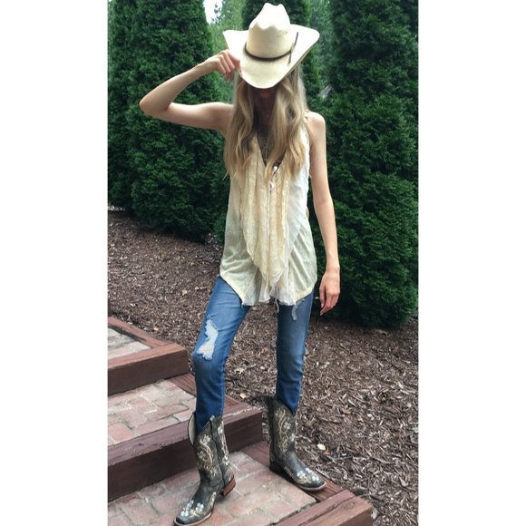 🎉Pale Yellow Crochet Detail Vest - Picture 5 of 8